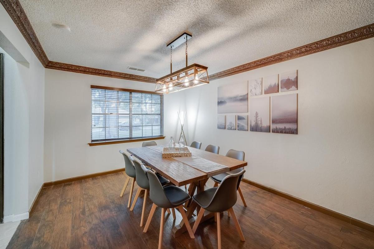 Stunning 5Br 2Ba Holiday Home With Private Pool And Cinema Dallas Exterior photo